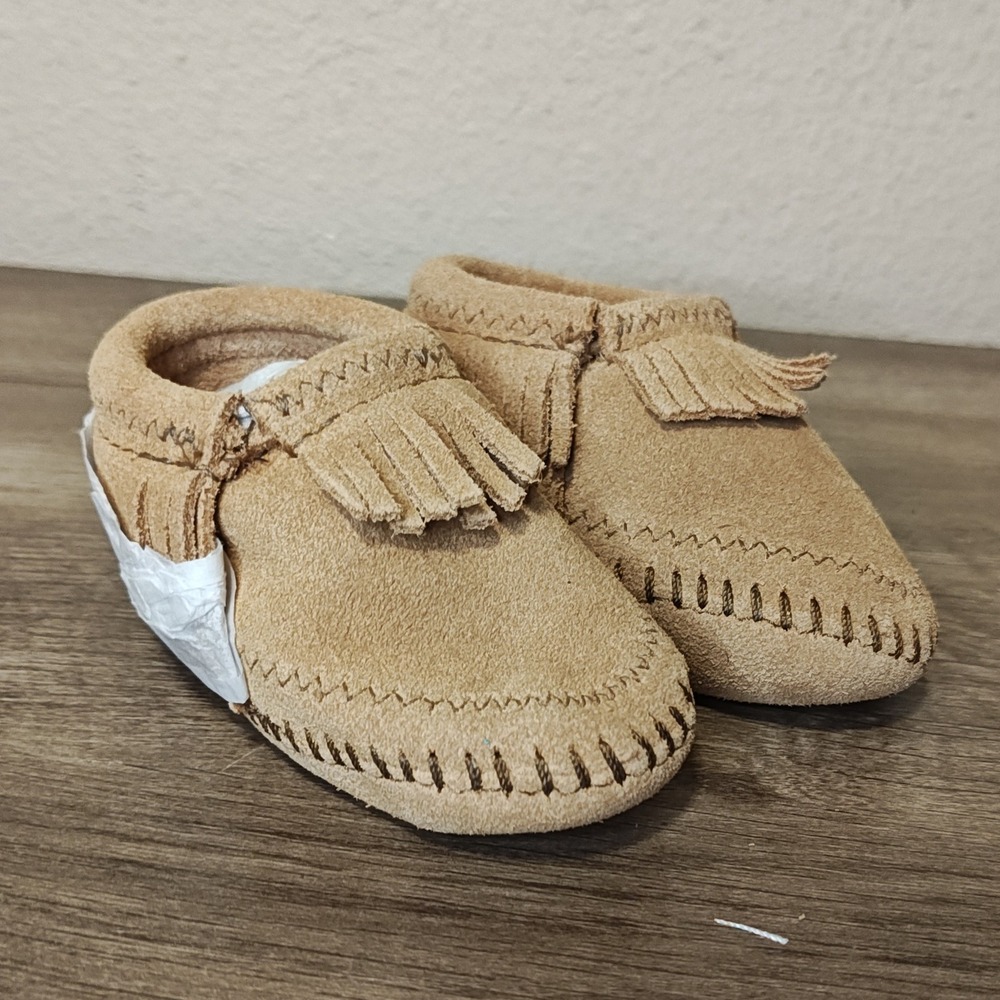 NEW Minnetonka Suede Fringe Moccasin Kids Size 3 Tan Leather Soft Sole 1167